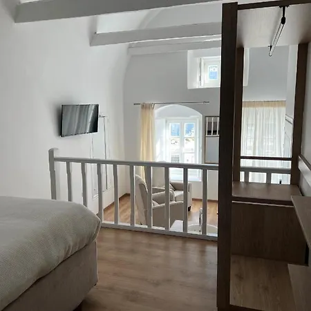 Hotel Douskos Port House